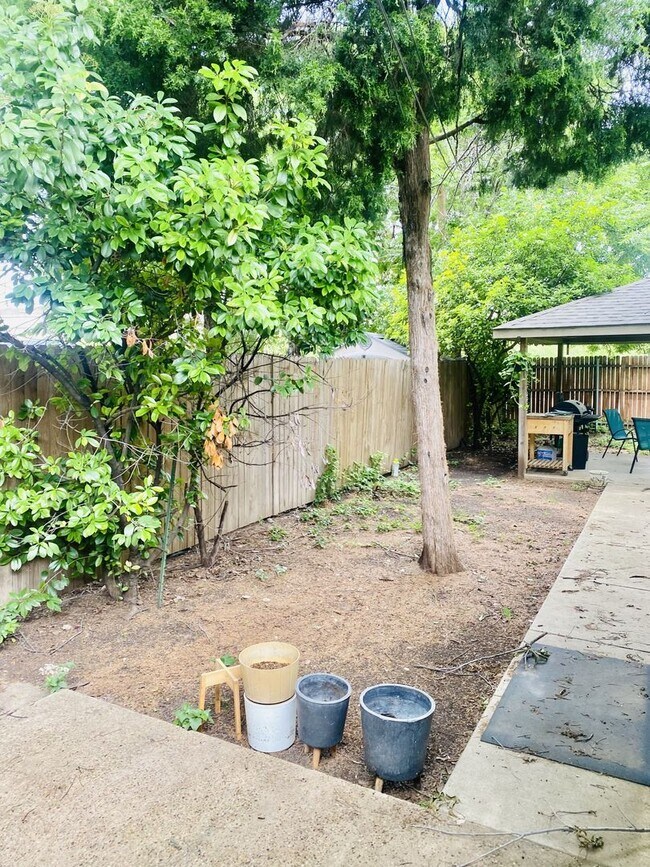 3932 Locke Ave in Fort Worth, TX - Building Photo - Building Photo