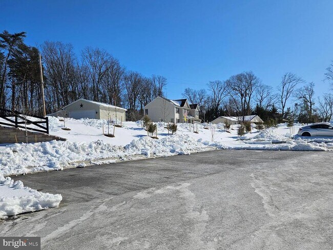 7932 Tanbridge Ln in Pasadena, MD - Building Photo - Building Photo