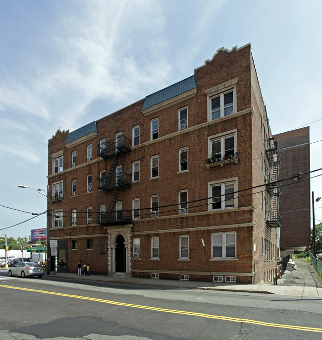 5 Anderson St in Hackensack, NJ - Foto de edificio - Building Photo