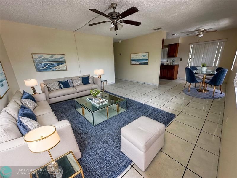 4360 Riverside Dr-Unit -4 in Coral Springs, FL - Foto de edificio