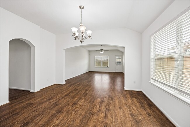 property at 919 Yorkshire Hollow Ln