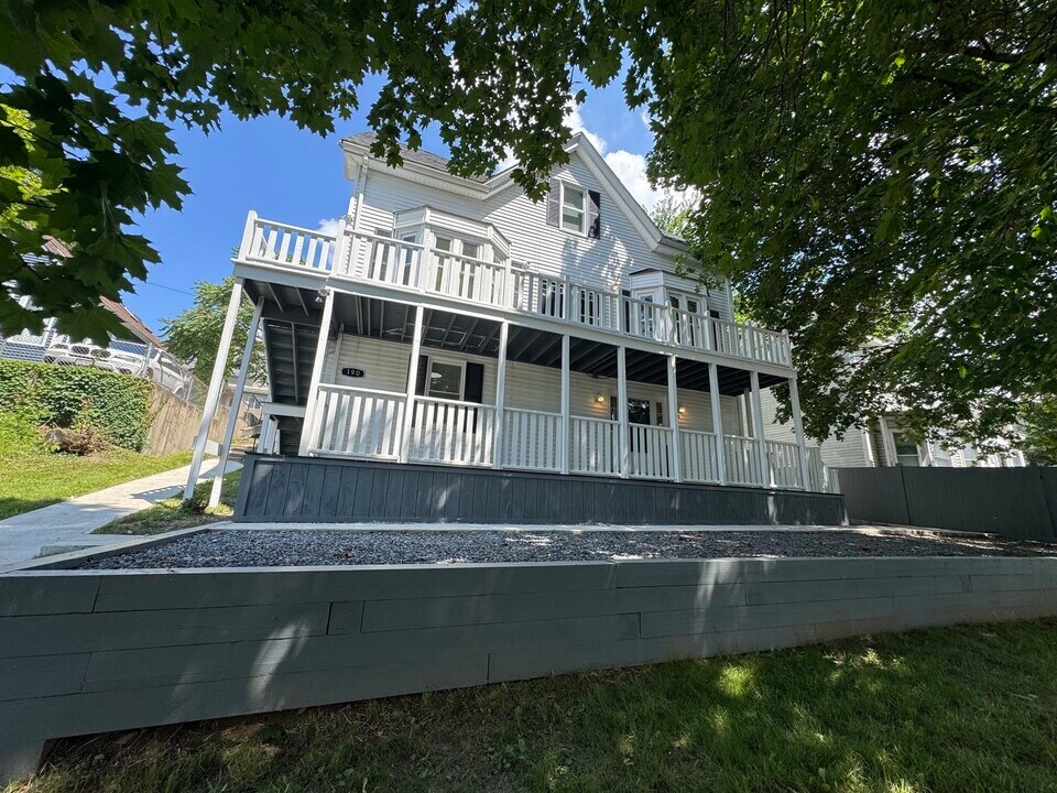 190 Common St, Unit 2 in Quincy, MA - Building Photo