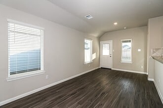 5122 Hector Gustavo in Rosharon, TX - Building Photo - Building Photo