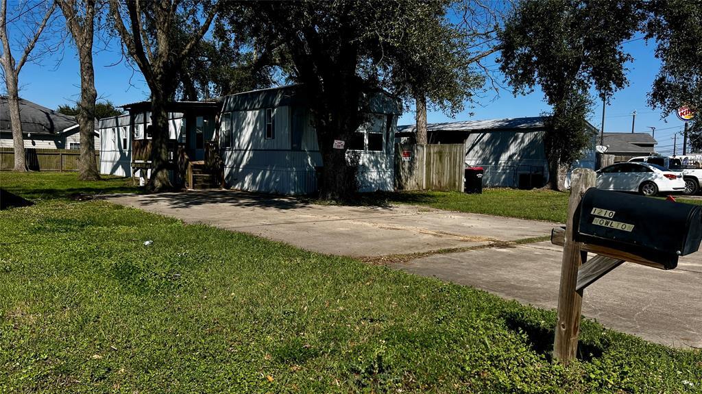 1210 Knowlton Rd in Baytown, TX - Foto de edificio
