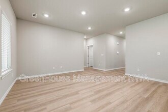 2401 N Heritage Ranch Dr in Siloam Springs, AR - Building Photo - Building Photo