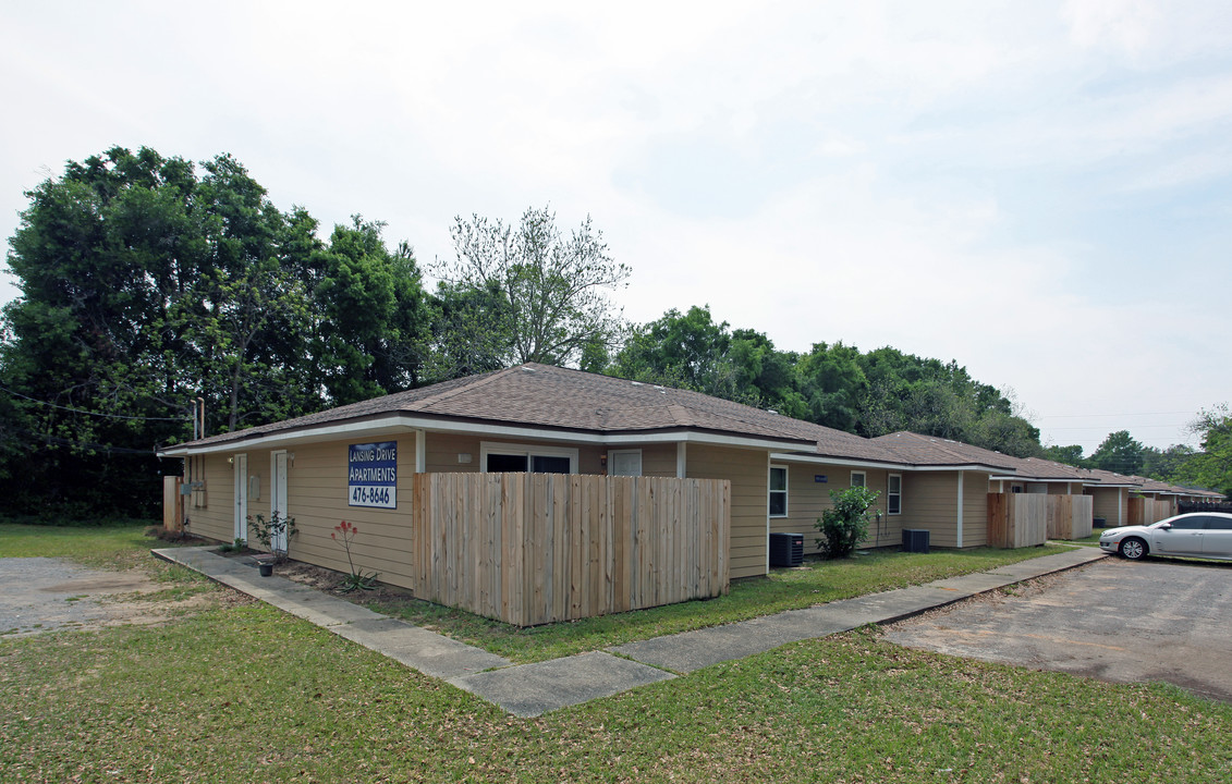 1905 Lansing Dr in Pensacola, FL - Foto de edificio