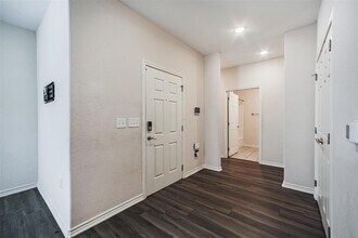 10310 Chesterfield Dr in Houston, TX - Building Photo - Building Photo