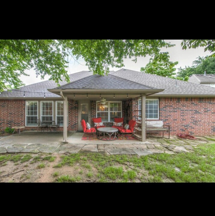 1908 W El Paso St in Broken Arrow, OK - Building Photo