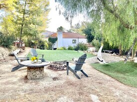 5536 Easterly Rd in Agoura Hills, CA - Building Photo