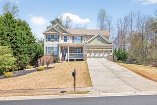 247 Dawson Manor Dr in Dawsonville, GA - Building Photo