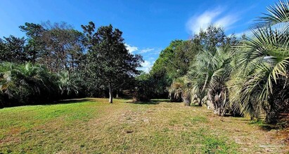 1891 Abercrombie Rd in Gulf Breeze, FL - Foto de edificio - Building Photo
