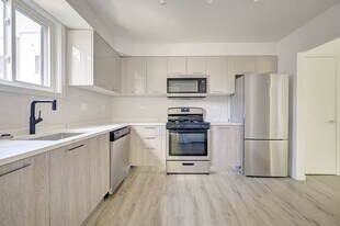 7620 N Sheridan Rd, Unit 2J in Chicago, IL - Building Photo
