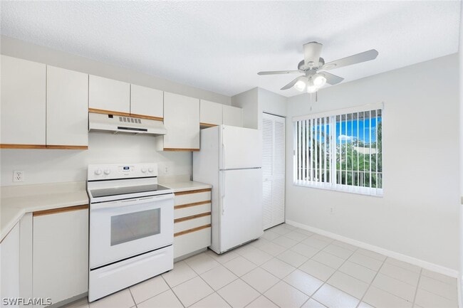 property at 3031 Sandpiper Bay Cir