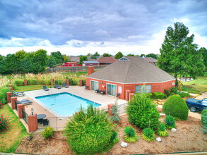 Eastlake Village Apartments in Oklahoma City, OK - Building Photo - Building Photo