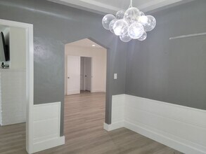 Stunning Remodeled 4 Bedroom House with Large Front Yard, Garage, Pool & Spa in Studio City!, Unit D103 in Los Angeles, CA - Building Photo - Building Photo