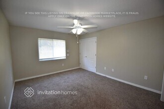 12840 Kings Lake Dr in Gibsonton, FL - Foto de edificio - Building Photo