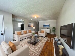 1023 S Worth Ave in Indianapolis, IN - Building Photo - Building Photo