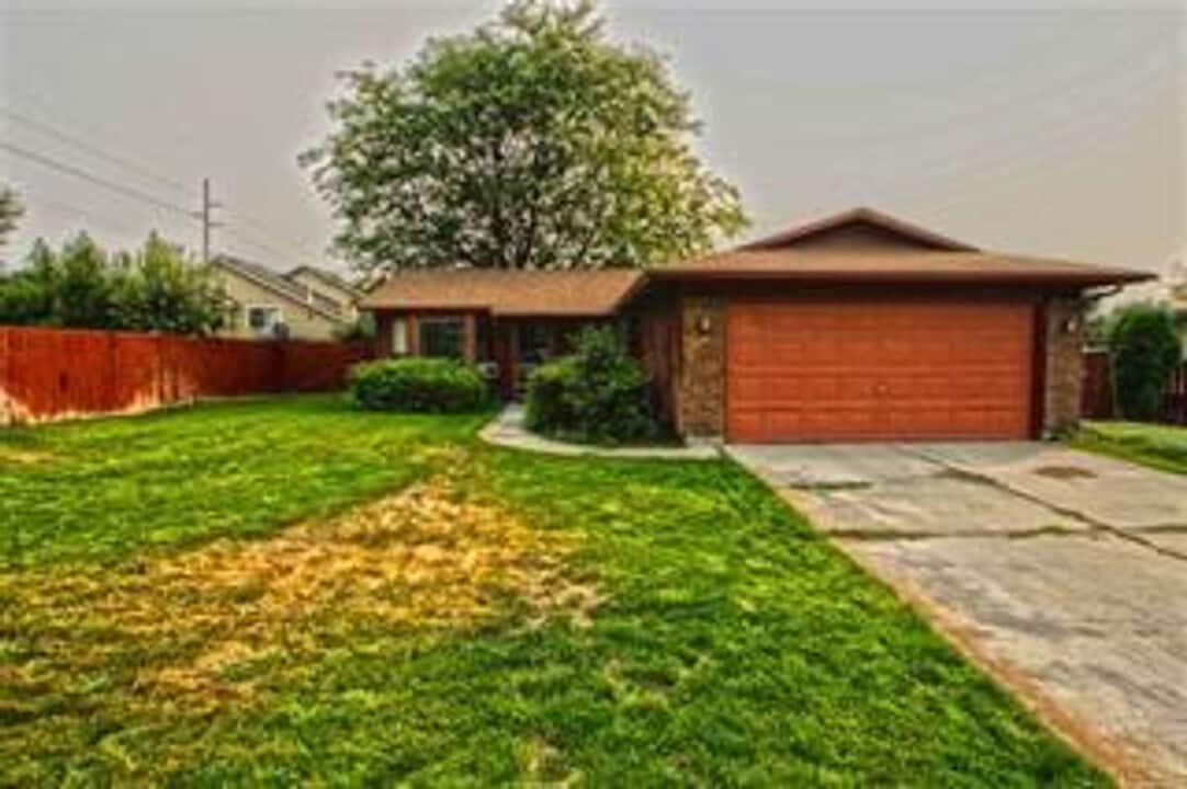 1013 Summerwind Pl in Nampa, ID - Building Photo