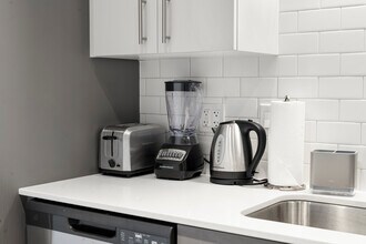 853 W Blackhawk St in Chicago, IL - Building Photo - Building Photo