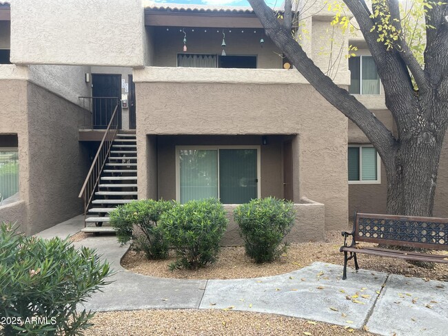 4554 N Paradise Vlg Pkwy S in Phoenix, AZ - Building Photo - Building Photo