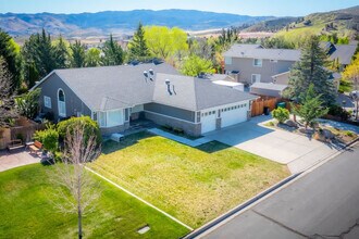 14350 Ghost Rider Dr in Reno, NV - Building Photo - Building Photo