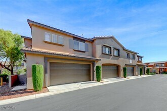 1571 Plaza Centre Dr in Las Vegas, NV - Building Photo - Building Photo