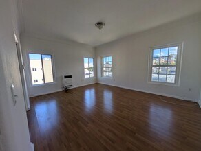 2801 San Marino St, Unit 12 in Los Angeles, CA - Foto de edificio - Building Photo