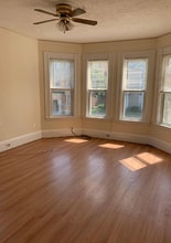 38 Forest St in Boston, MA - Foto de edificio - Building Photo