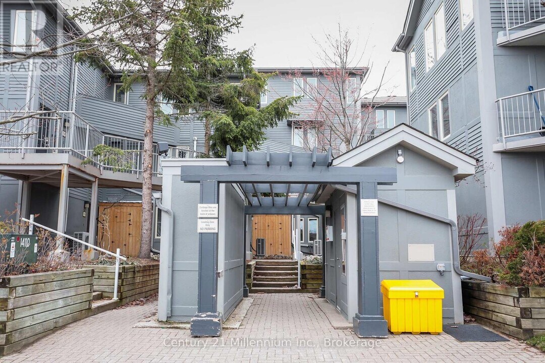 107 Ann Heggtveit Dr in Blue Mountains, ON - Building Photo