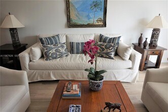 210 Seaview Dr in Key Biscayne, FL - Building Photo - Building Photo