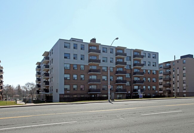 3111 Eglinton in Toronto, ON - Building Photo - Building Photo