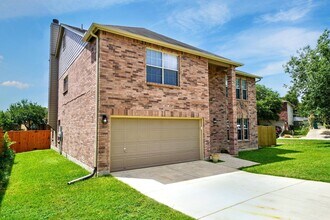 6806 Elmwood Crest in Live Oak, TX - Building Photo - Building Photo
