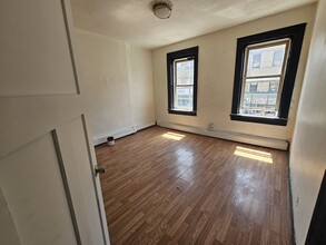 305 Martin Luther King Jr Dr, Unit 2 in Jersey City, NJ - Building Photo - Building Photo