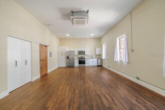 306 W Wisconsin Ave in DeLand, FL - Building Photo - Building Photo