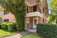 2602 Oakdale St photo'