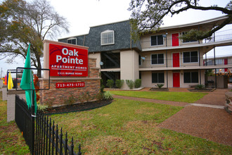 Oak Pointe in Pasadena, TX - Building Photo - Interior Photo