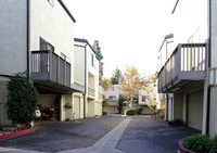 The Woodlands in La Jolla, CA - Foto de edificio - Building Photo