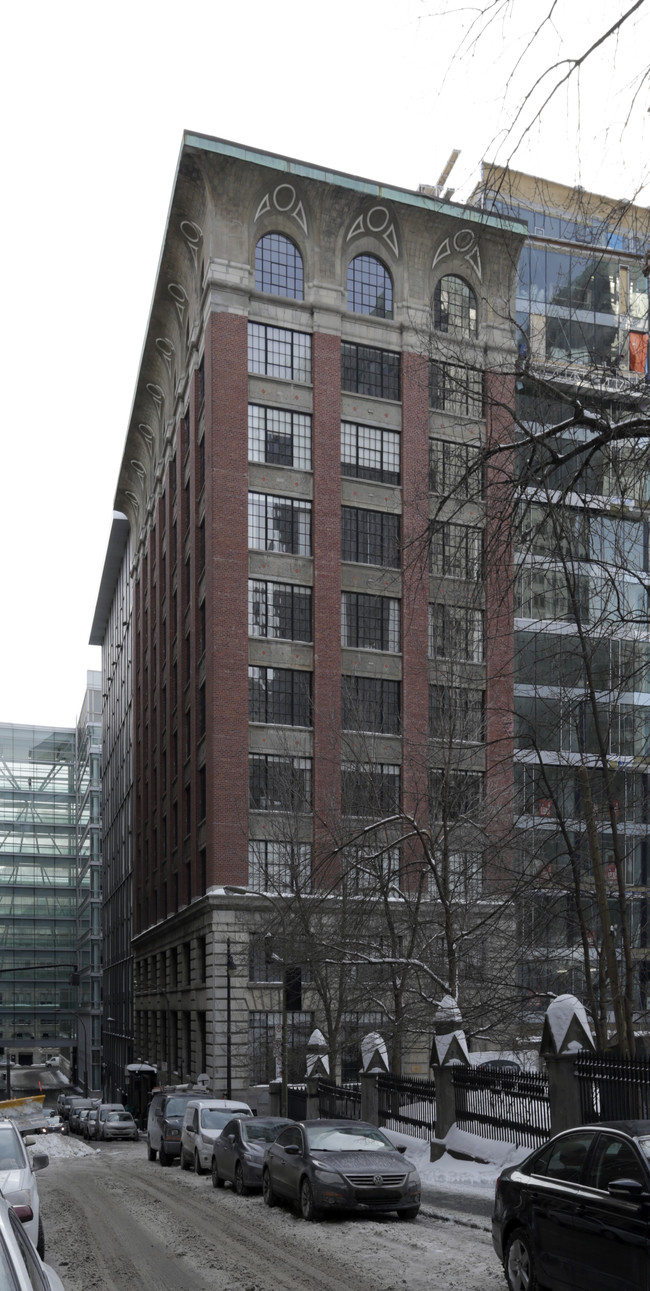 1030 Saint-Alexandre in Montréal, QC - Building Photo - Primary Photo