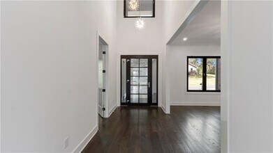 208 Indian Hills Trail in Marietta, GA - Building Photo - Building Photo