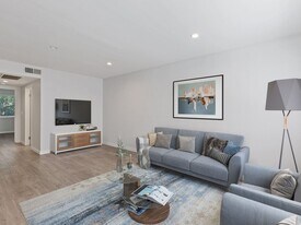 810 Crenshaw Blvd in Los Angeles, CA - Building Photo