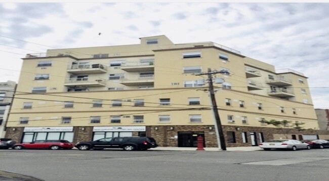 Ocean Terrace Apartments in Far Rockaway, NY - Building Photo - Building Photo