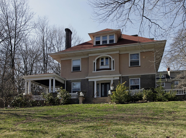 2 Prospect Ave in Montclair, NJ - Building Photo - Building Photo