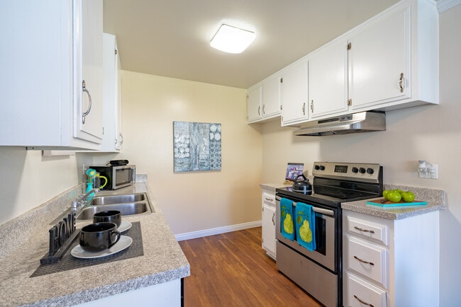 West Park Apartments in West Covina, CA - Building Photo - Interior Photo