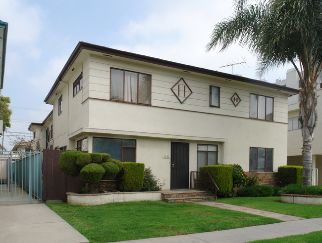 1042 S Sherbourne Dr in Los Angeles, CA - Building Photo - Building Photo