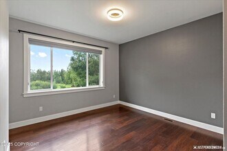 5026 Heritage Heights Dr in Anchorage, AK - Building Photo - Building Photo