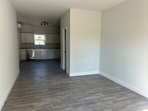 711 Tallman Cir, Unit 1 in Midway Park, NC - Building Photo - Building Photo