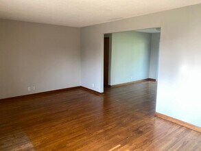 166 Harbet Ave NW in Cedar Rapids, IA - Building Photo - Building Photo