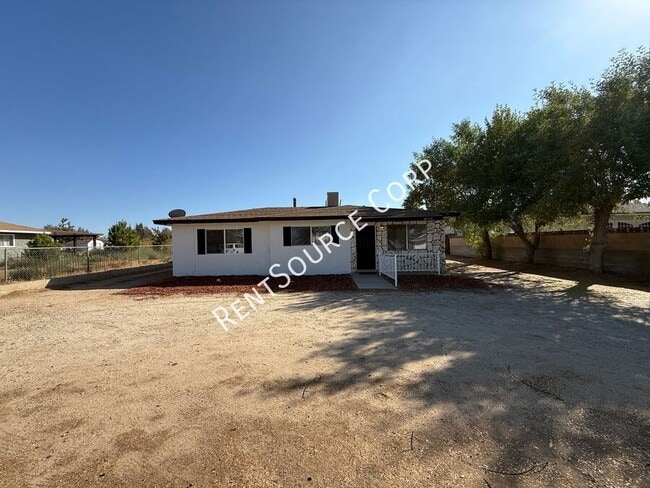 4318 Ave L 2 in Quartz Hill, CA - Building Photo - Building Photo