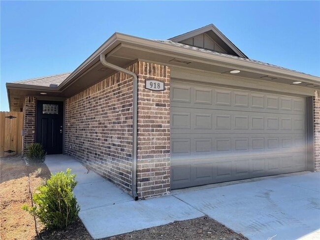 property at 916 Coles Creek