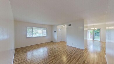114 St Albans Pl in Goleta, CA - Building Photo - Building Photo